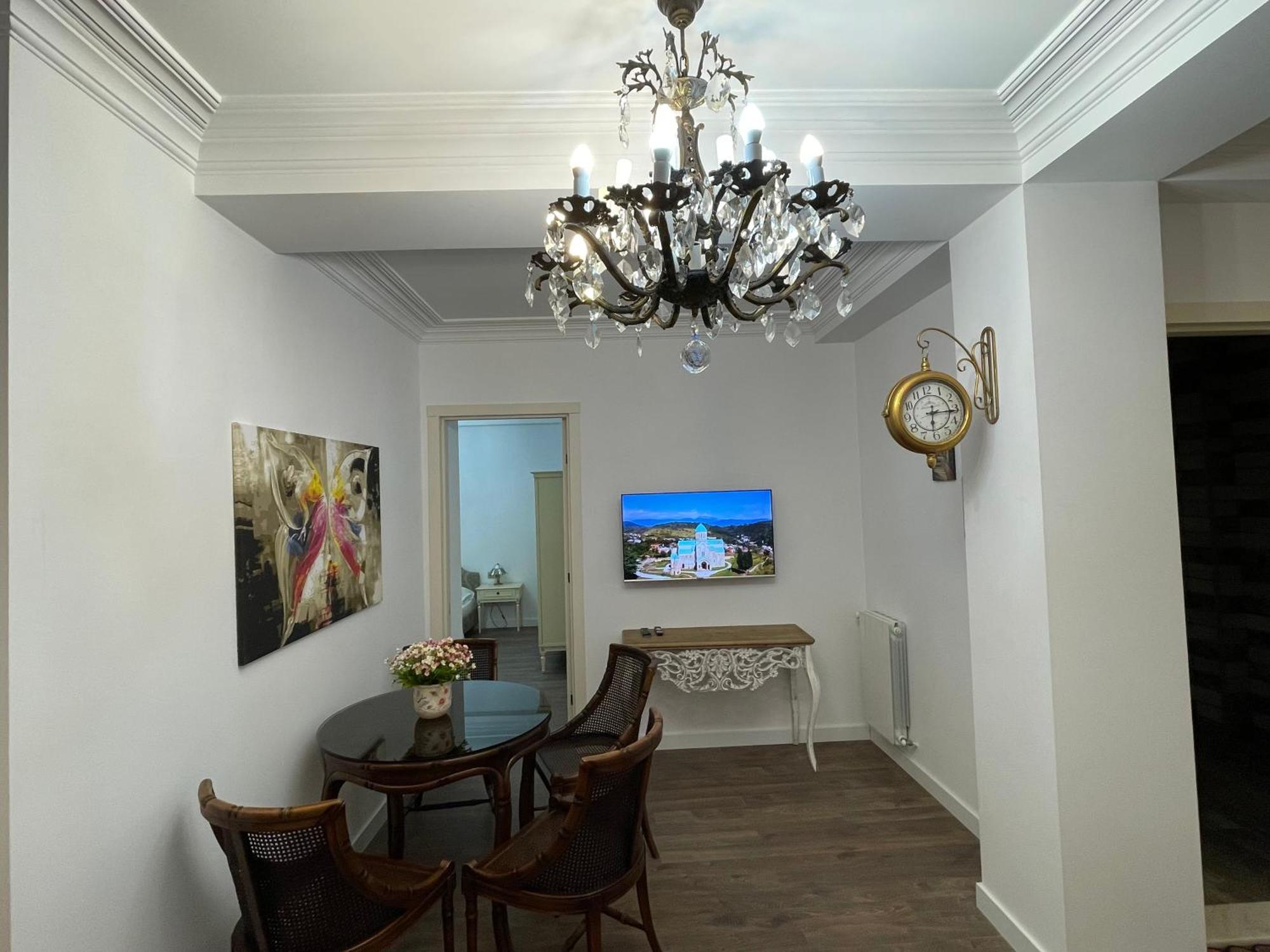Picasso Apartment Kutaisi Exterior photo