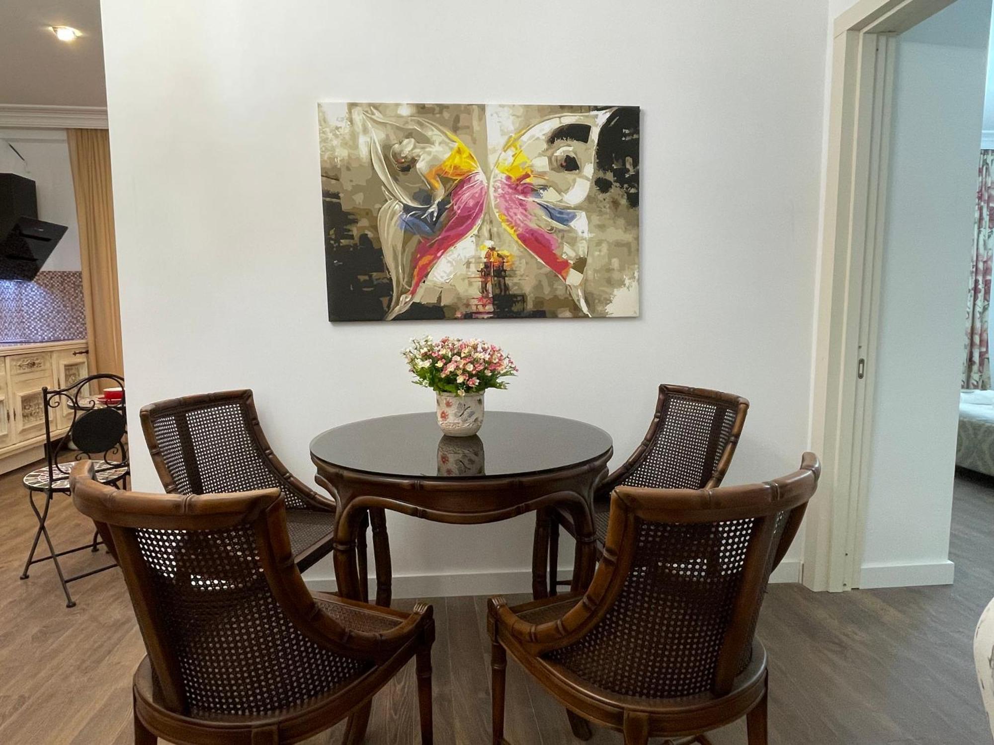 Picasso Apartment Kutaisi Exterior photo